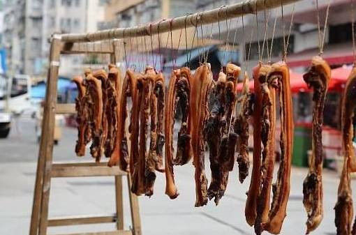 腊肉|晒腊肉用铁丝还是绳子