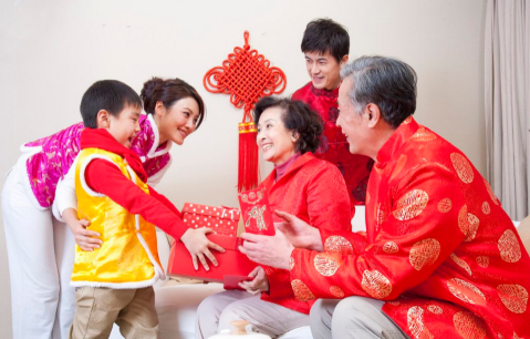 春节|2022年春节初几出门好
