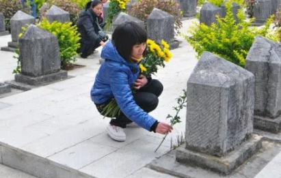 过年|2022年过年前三天上坟好不好