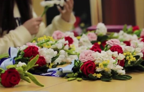 冬奥会|2022冬奥会颁奖用的花是鲜花还是绒花