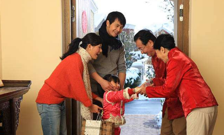 新婚|新婚第一年走亲戚尴尬吗