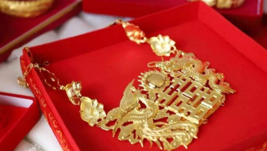 结婚|结婚三金买日常戴的还是买压箱底的