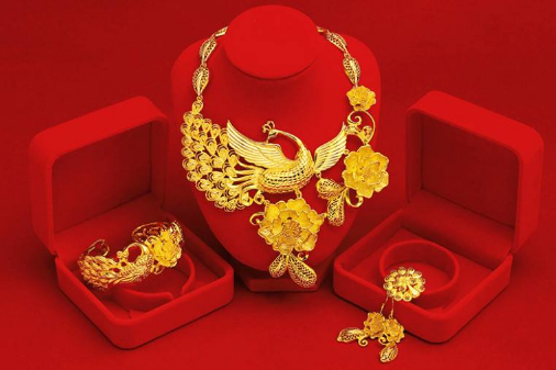 结婚|结婚买三金好还是折现好