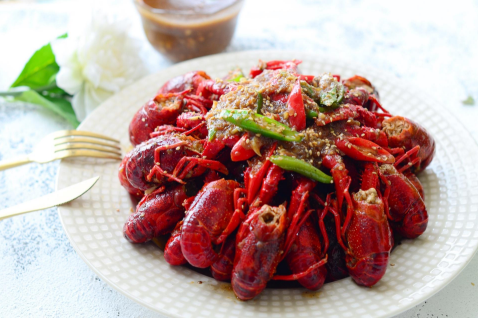 小龙虾|小龙虾搭配什么水果一起吃