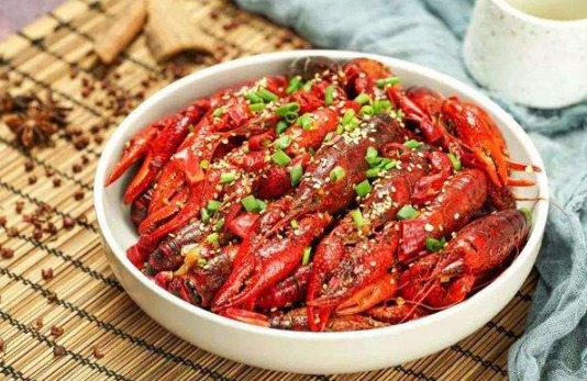 小龙虾|小龙虾春季有肉吗