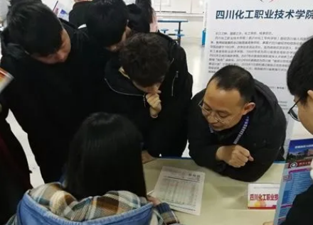 高三|2022高三单招学校学费贵吗