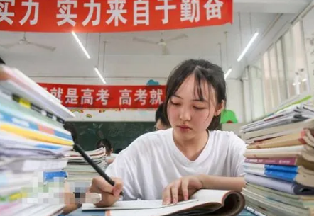 高考|2022高考一模比高考难吗