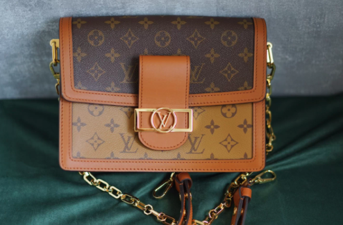 lv|lv达芙妮中号有链条吗