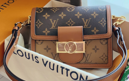 lv|lv达芙妮小号有链条吗