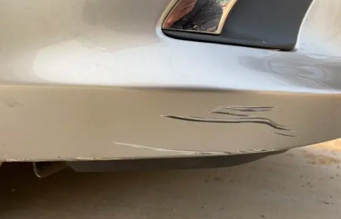 新车|新车刮蹭一年内免费补漆吗