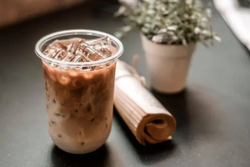 奶茶|一杯奶茶和一瓶可乐哪个热量高