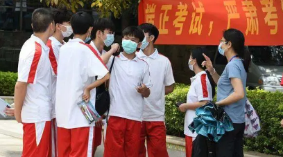 高考|2022高考是一科目一换座位吗