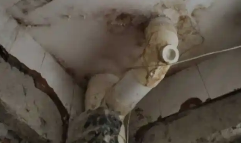 厕所|卫生间漏水到楼下不砸砖可以做防水吗