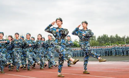 大学军训|大学军训强度比高中大吗