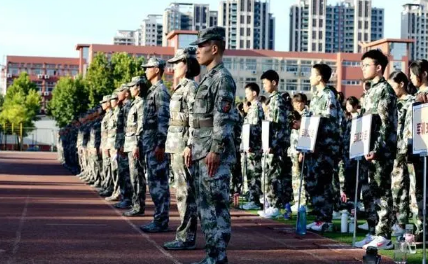 高中|高中军训能不能留长发