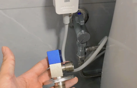 马桶|马桶送的角阀能用吗