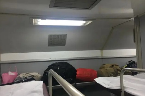 女生|女生坐火车硬卧过夜安全吗