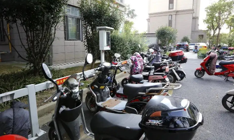 电动车|电动车充电变绿灯还需要继续充吗