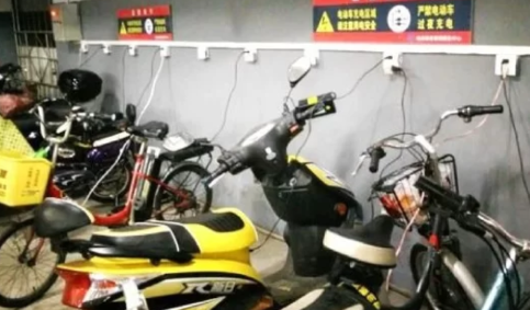 电瓶车|电瓶车电瓶刚充满就掉2格怎么回事
