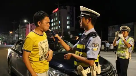 酒驾|酒驾暂扣驾照六个月不去考试可以吗