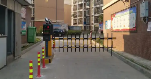 一车一杆|一车一杆跟车会不会砸到车