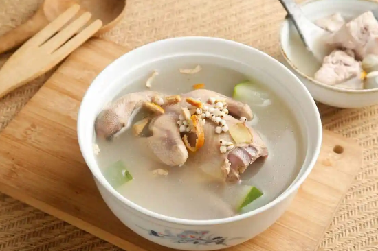 鸽子汤|鸽子汤加什么材料炖最营养