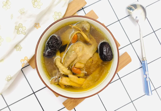 鸽子汤|鸽子汤不能放什么食材一起炖