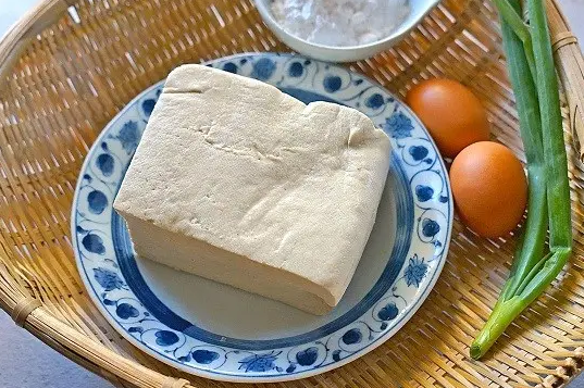 豆腐|怎样把内酯豆腐从盒子中完整取出