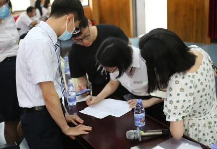 助学贷款|2023春节回家能办助学贷款吗