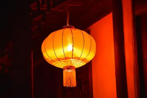 灯笼|2023过年店铺门口挂几个灯笼