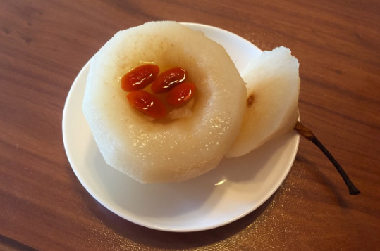 梨水|为什么梨水煮完是红色