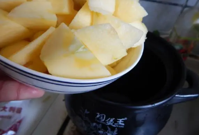 苹果|苹果煮的半生不熟能吃吗