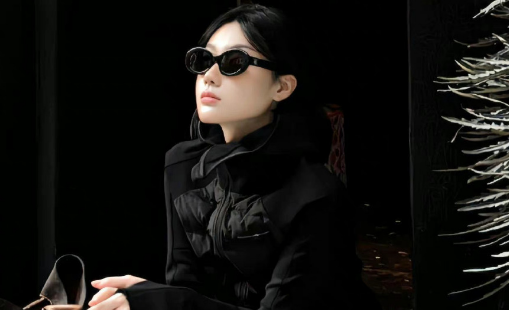 分手|分手主动还钱女人傻吗